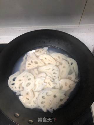 姜末凉拌藕片的做法步骤：3