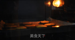 吃可爱长大的荷包蛋曲奇，又香又酥的做法步骤：8