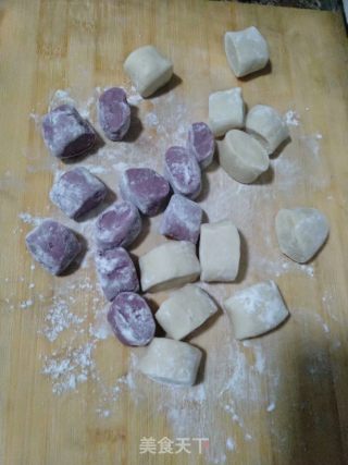 蝴蝶馒头的做法步骤：1