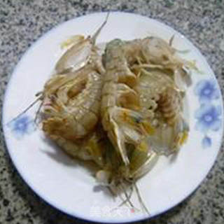 虾蛄煮萝卜的做法步骤：2