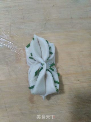 葱香花卷的做法步骤：4