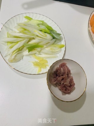 大葱炒肉丝的做法步骤：1