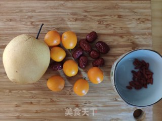 冰糖雪梨的做法步骤：1