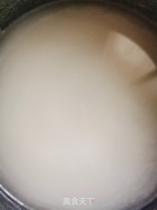 火腿肉松饭团的做法步骤：1