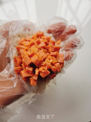 火腿肉松饭团的做法步骤：6