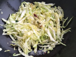包菜炒粉丝的做法步骤：5