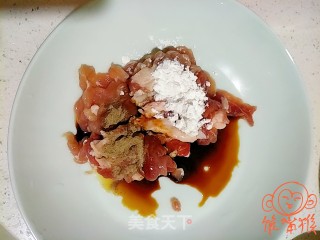 黄瓜熘肉片的做法步骤：2