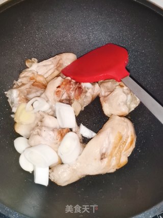 鸡腿腊肠煲仔饭的做法步骤：4