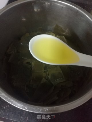腊八蒜凉拌海带的做法步骤：3