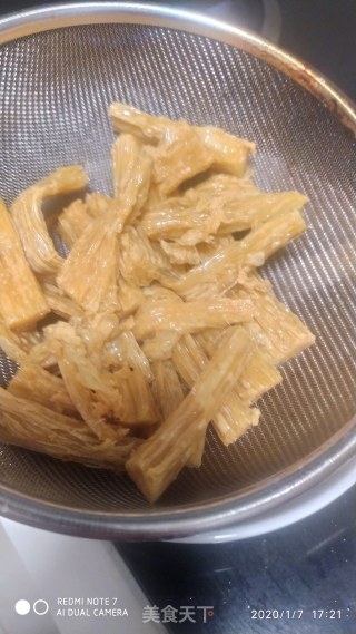 腐竹鸡煲的做法步骤：2