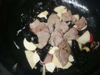 冬笋木耳炒肉片的做法步骤：11