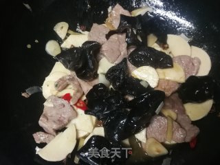 冬笋木耳炒肉片的做法步骤：12