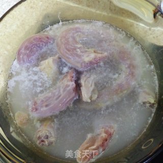 香辣鸡脖的做法步骤：1
