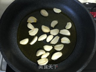 蒜香砂锅鲽鱼头的做法步骤：3