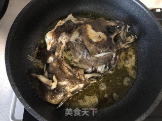 蒜香砂锅鲽鱼头的做法步骤：6
