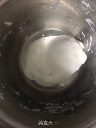 营养韭菜盒子的做法步骤：1