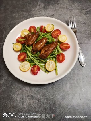 鸡中翅苦菊沙拉的做法步骤：8