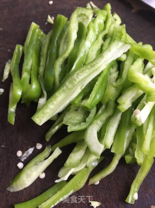 辣椒炒鲜贝的做法步骤：3