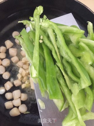 辣椒炒鲜贝的做法步骤：7