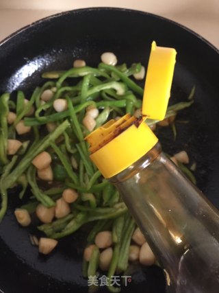 辣椒炒鲜贝的做法步骤：8