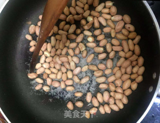 过年必备—花生芝麻糖，童年味道，营养健康，酥脆可口的做法步骤：2