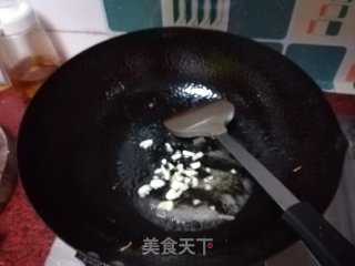 鱼豆腐炒包菜的做法步骤：3