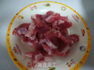 瘦肉炒胡萝卜丝的做法步骤：1