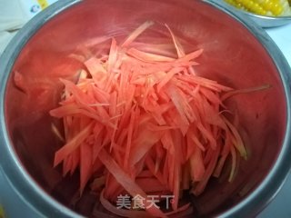 瘦肉炒胡萝卜丝的做法步骤：2