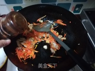 瘦肉炒胡萝卜丝的做法步骤：9