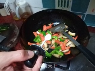 牛肉炒三蔬的做法步骤：6