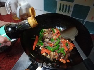 牛肉炒三蔬的做法步骤：7
