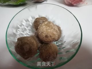 肉丸香菇面的做法步骤：2