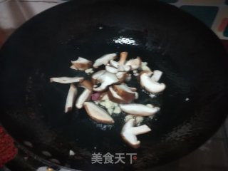 肉丸香菇面的做法步骤：3
