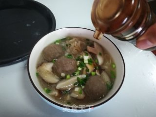 肉丸香菇面的做法步骤：11