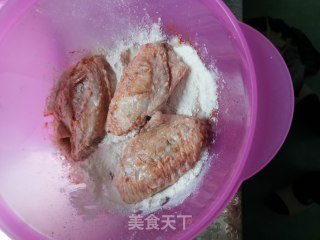 炸鸡翅的做法步骤：7