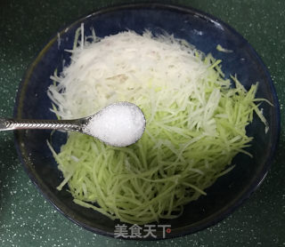 萝卜丝杂粮饼的做法步骤：2