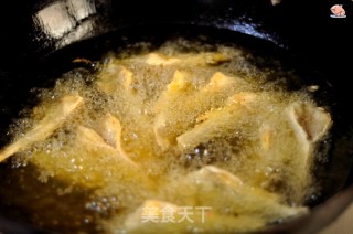 干炸黄花鱼的做法步骤：4
