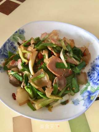 蒜苗炒腊肉的做法步骤：6