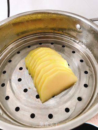 【玉米南瓜泥】6、7、8月龄宝宝辅食的做法步骤：2