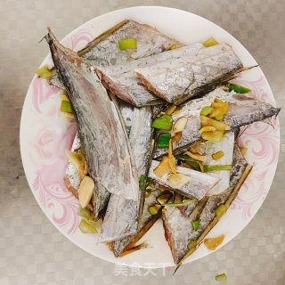 茄汁带鱼的做法步骤：1
