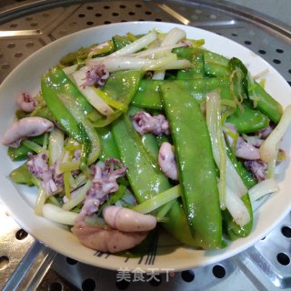 荷兰豆荞头炒小鱿的做法步骤：12