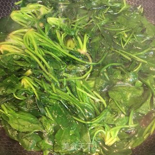 花生米拌菠菜的做法步骤：3