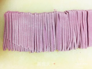 紫薯手擀面的做法步骤：7
