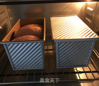 火龙果果皮汁黑麦吐司的做法步骤：13