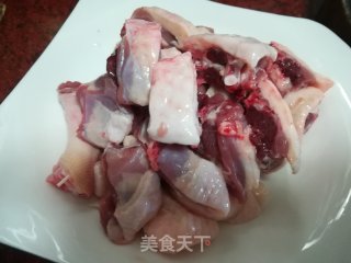 油腐乳焖鸭的做法步骤：1