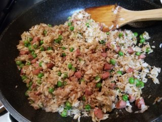 香肠蛋炒饭的做法步骤：7