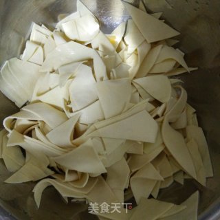 香辣千张炖圆白菜的做法步骤：1