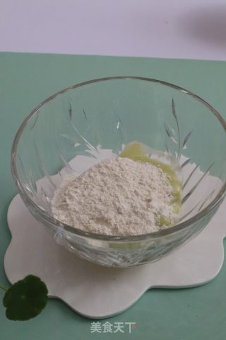 【牛油果松饼】10月龄+婴儿宝宝辅食的做法步骤：4
