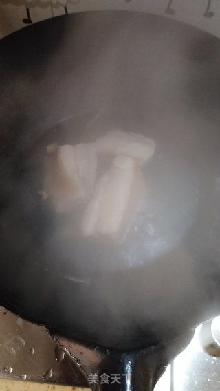 回锅肉的做法步骤：3