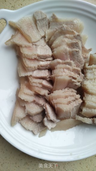 回锅肉的做法步骤：4